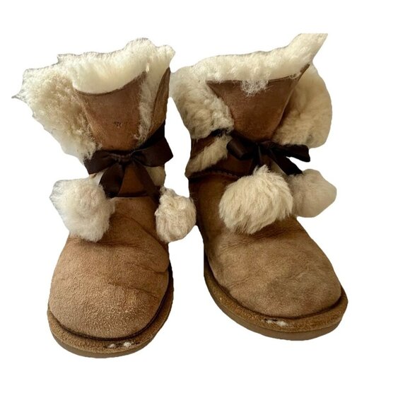 UGG Kids Girls Size 4 Gita Pom Pom Suede Chestnut Sheepskin Boots *READ* - Picture 1 of 10